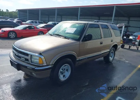 1996 Chevrolet Blazer from USA, damaged, VIN 1GNCS13W4TK233425